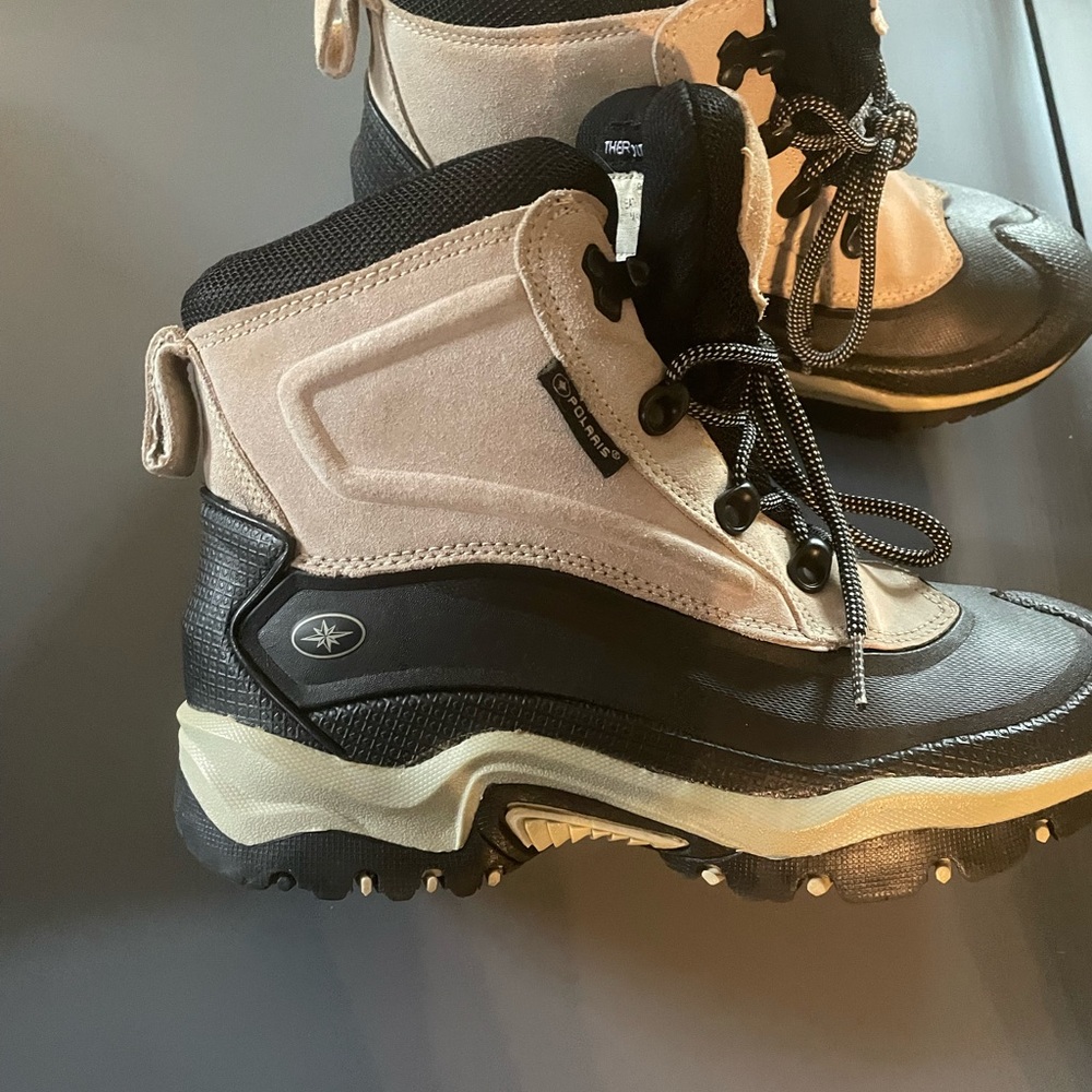 Polaris Thermolite thinsulated winter boot. Barely worn. Very warm!